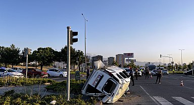 Kayseri'de otomobil ile hafif ticari araç çarpıştı: 4 yaralı