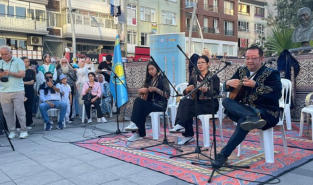 Kazakistan 'Milli Dombra Günü' Zeytinburnu'nda kutlandı