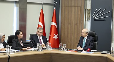 Kılıçdaroğlu, cinayetlerde yakınlarını kaybeden ailelerle görüştü