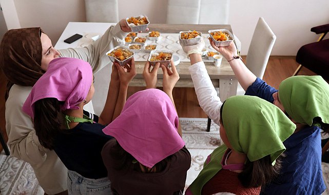 Koruma altındaki çocuklardan Muharrem ayında aşure etkinliği
