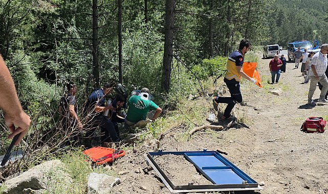 Kütahya'da şarampole devrilen traktörün sürücüsü yaralandı