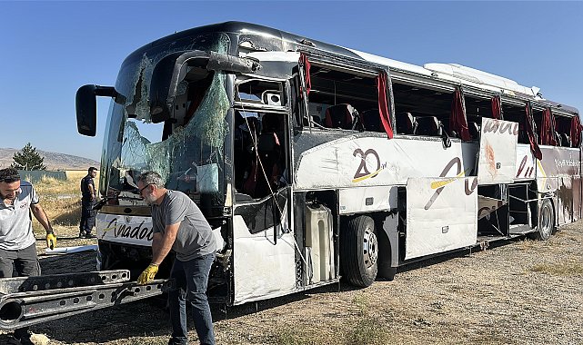 Kütahya'da yolcu otobüsü devrildi; 31 yaralı