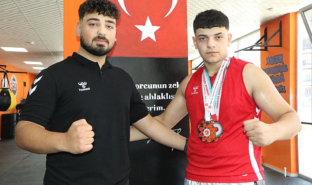 Kuzeninden görüp başladığı dövüş sporlarında dereceler yapan Taha, Dünya Şampiyonası'na hazırlanıyor