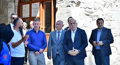 Macaristan Başbakanı Peter Magyar, Yedikule Hisarı'nı ziyaret etti