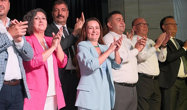 Manisa Büyükşehir Belediye Başkanı Dutlulu ile 14 ilçe belediye başkanı, Yeni Parti'ye katıldı