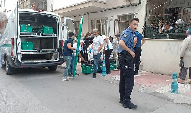 Manisa'da kötü koku gelen evde, kardeşinin cesediyle 2 gün yaşamış