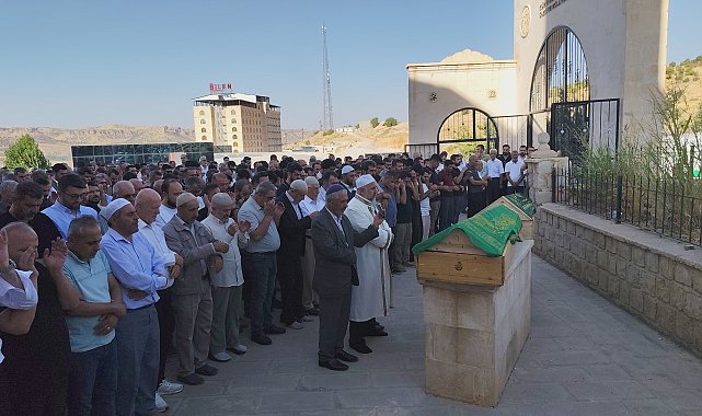 Mardin'de otomobil ile kamyonun çarpıştığı kazada ölü sayısı 3'e yükseldi