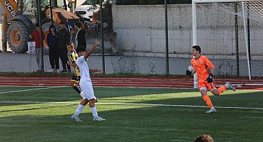 Menemen FK'da kaleci Alp profesyonel oldu