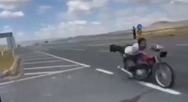 Motosikletleriyle akrobatik hareket yapan 4 sürücüye, 300 bin TL ceza