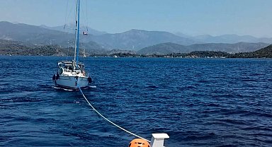 Muğla'da makine arızası nedeniyle sürüklenen tekne kurtarıldı