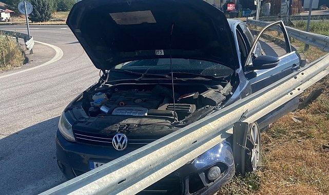 Navigasyon yanlış yönlendirdi, otomobil bariyerlere çarptı: 1 yaralı