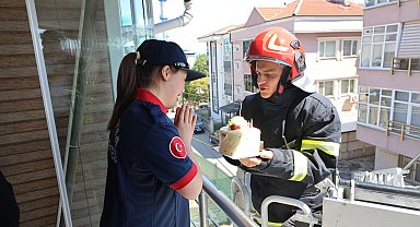 Nihal Su'ya itfaiyecilerden sürpriz doğum günü kutlaması