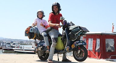 Oğluyla motosikletle dünya turuna çıkan İtalyan baba: Samsun'da, evimizde gibi hissettik