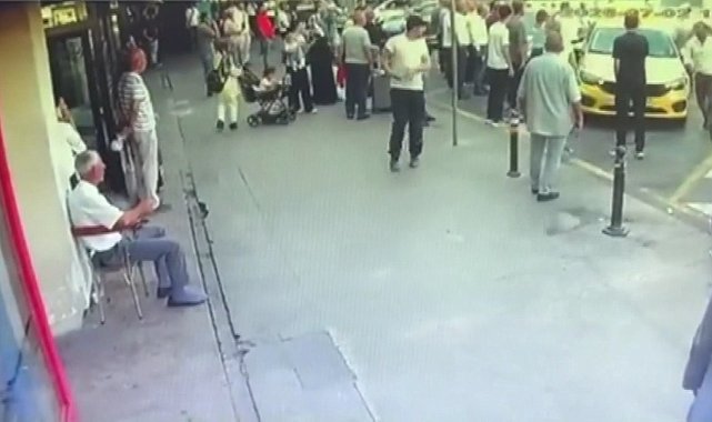 Otogara babasını almaya gelen taksici ile duraktaki şoförler arasında bıçaklı kavga: 2 yaralı
