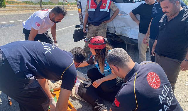 Otomobil yolcu minibüsüne arkadan çarptı: 12 yaralı