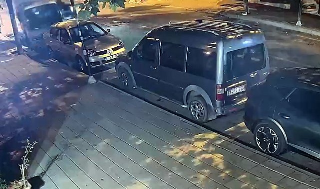Otomobilin park halindeki kamyonete çarptığı kaza kamerada