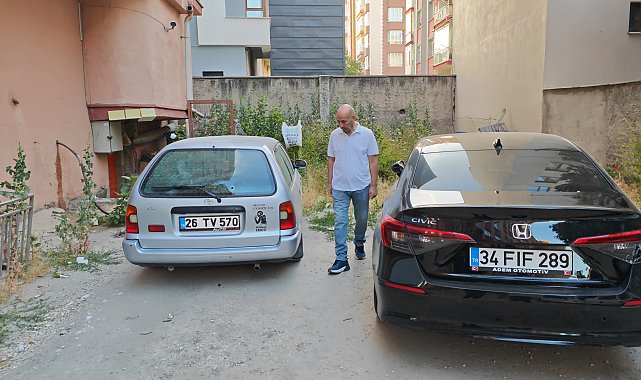 Park halindeki 2 otomobile 5 kurşun isabet etti