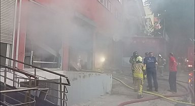 Pendik'te sabun üretim fabrikasında yangın -1