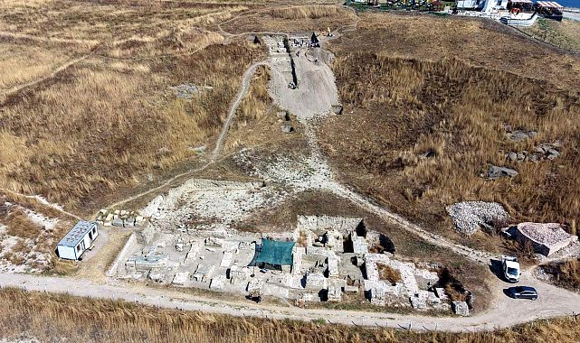 Perinthos Antik Kenti'nde ortaya çıkarılan tiyatroda, Helenistik Dönem'e ait izlere rastlandı