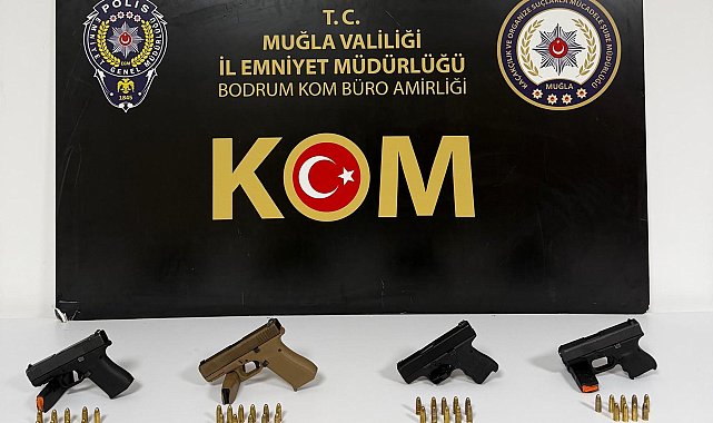 Polisten kaçan 4 şüpheli, ruhsatsız tabancalarla yakalandı