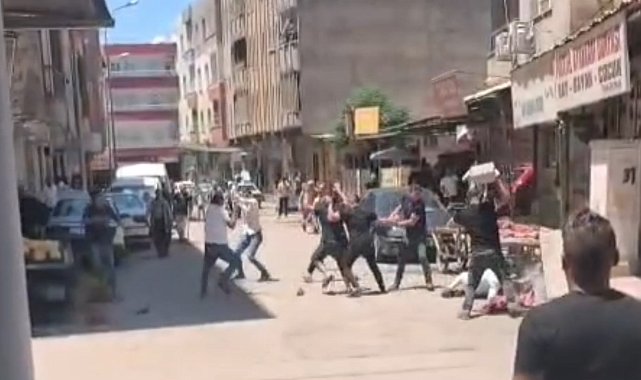 Şanlıurfa'da taşlı-sopalı kavga kamerada