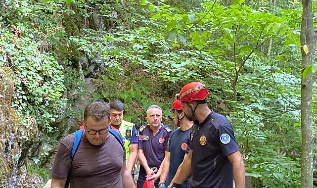 Şelalede 3 metre yükseklikten düşerek yaralanan kadın kurtarıldı