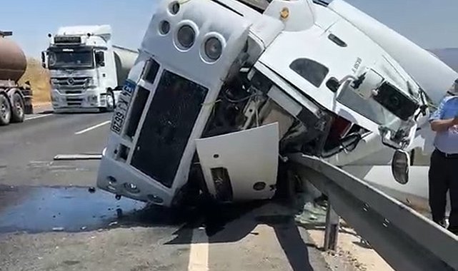 Şırnak'ta devrilen tankerin şoförü öldü