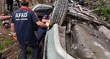 Sivas'ta otomobil devrildi: 1 ölü, 4 yaralı