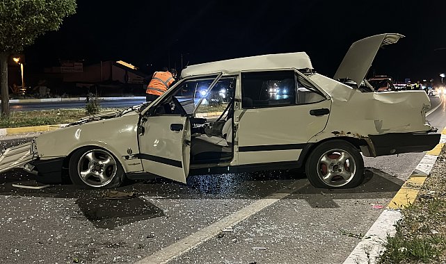 Sivas'ta otomobil karşı şeride geçip, takla attı: 1'i ağır 3 yaralı