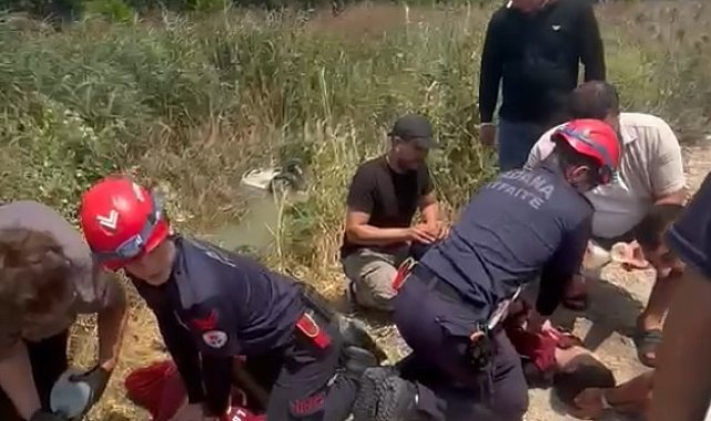 Sulama kanalına uçan otomobildeki anne ve oğlu kurtarılamadı - Yeniden