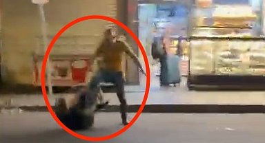 Taksicilerin durak anlaşmazlığı kavgası kamerada