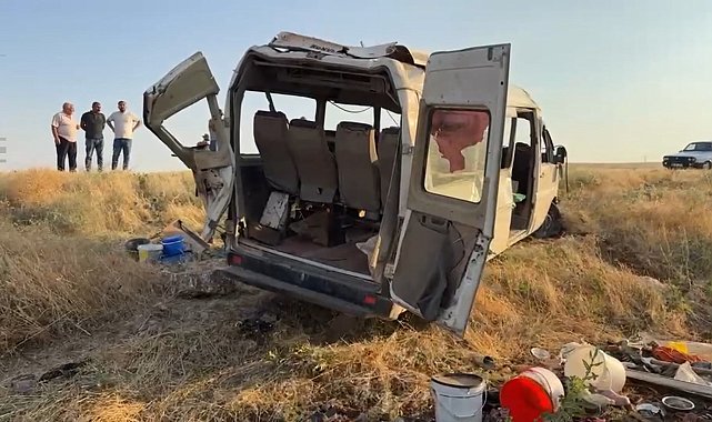 Tarım işçilerini taşıyan minibüs şarampole devrildi; 22 yaralı