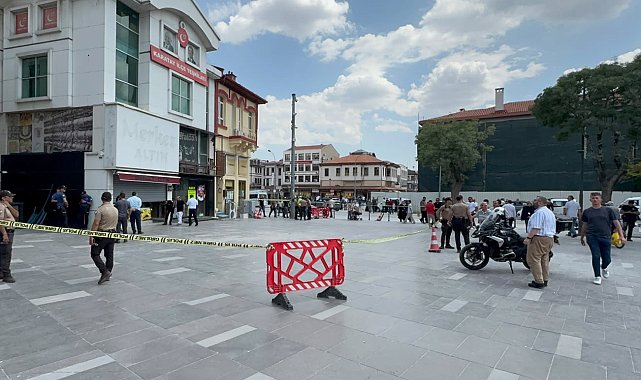 Tartıştığı kuyumcuyu göğsünden vurarak ağır yaraladı
