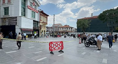 Tartıştığı kuyumcuyu göğsünden vurarak ağır yaraladı