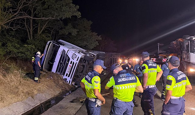 Tekirdağ'da devrilen TIR'ın sürücüsü öldü