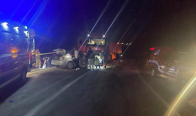 TIR ile çarpışan otomobildeki çift ile kızları öldü