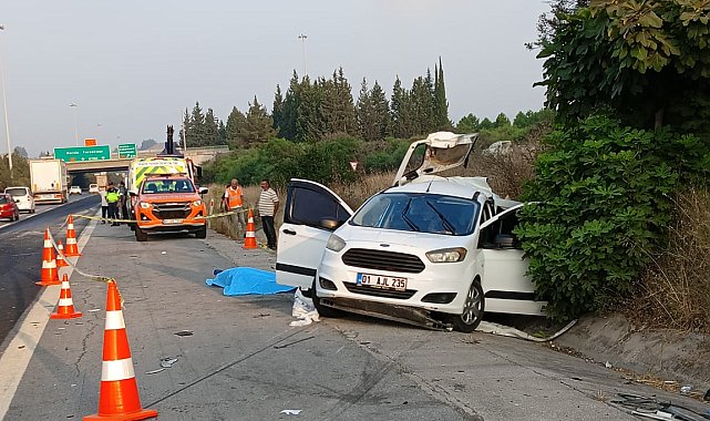 TIR'ın çarptığı hafif ticari araçtaki anne ile oğlu öldü; 2 yaralı