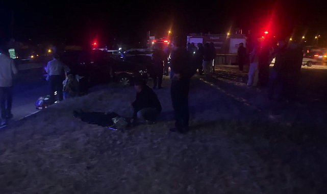 Tokat'ta iki otomobil çarpıştı; 1'i ağır 9 yaralı