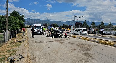 Tokat'ta otomobilin karşı yöne geçtiği kaza kamerada