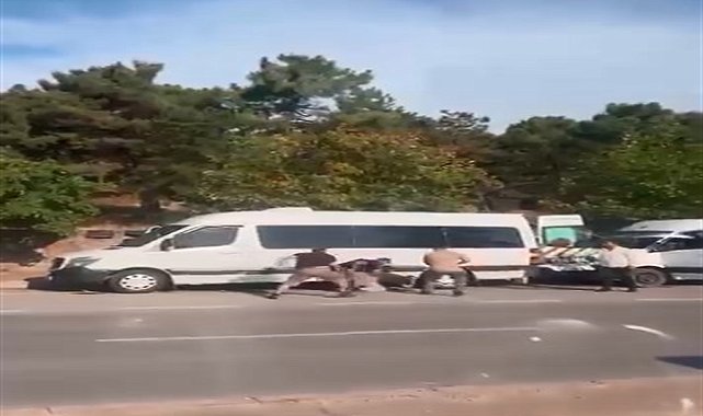 Trafikte sopalarla darba 4 tutuklama