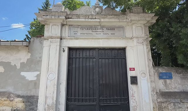 Üsküdar'da mezarlar tahrip edildi; 1 şüpheli gözaltına alındı Ek görüntü