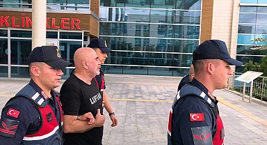 Uyuşturucu operasyonunda gözaltına alınan yönetmen Ezel Akay ile kardeşi adliyeye sevk edildi