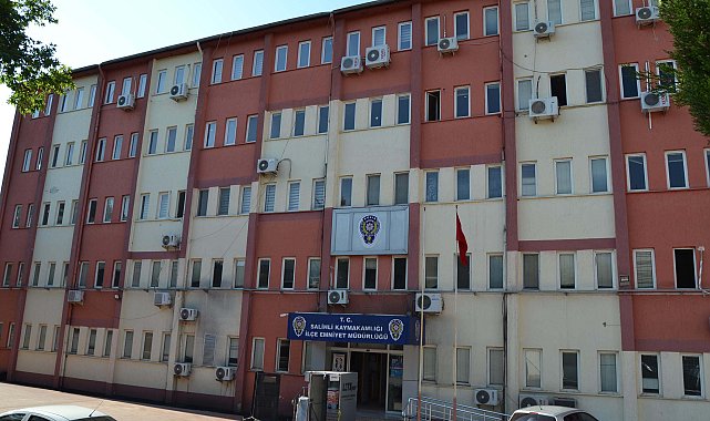 Uzaklaştırma kararı aldıran eşini 5 bıçak darbesiyle öldürdü