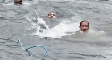Uzungöl'e düşen turisti kurtarmak isteyen 2 kişi boğulma tehlikesi geçirdi, 1 kişi ise aranıyor
