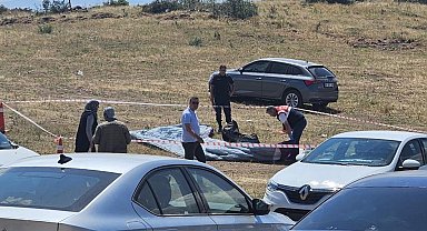 Yamaç paraşütü pilotu Bayram Kurt toprağa verildi; düşme anı kamerada