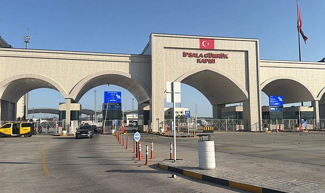 Yunanistan'a açılan sınır kapılarında giriş ve çıkışlar durdu