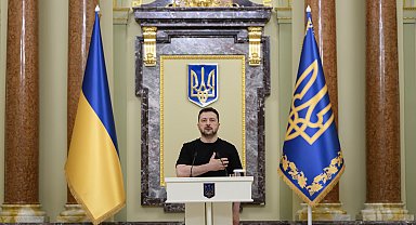 Zelenskiy: Rusya'nın iç kesimlerindeki petrol tesislerini vurduk