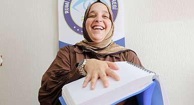 18 yaşında görme yetisini kaybetti, annesinin sözleriyle hayata yeniden tutundu