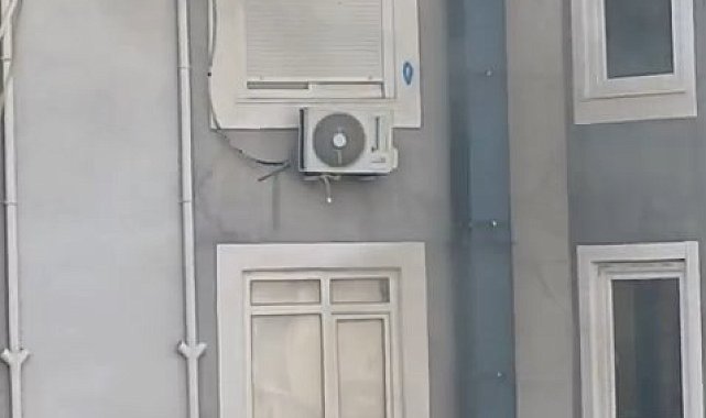 2 daireyi küle çeviren yangında mahsur kalan aile kurtarıldı