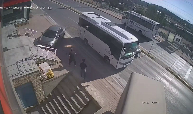 2 kişinin ezilmekten son anda kurtulduğu kaza kamerada